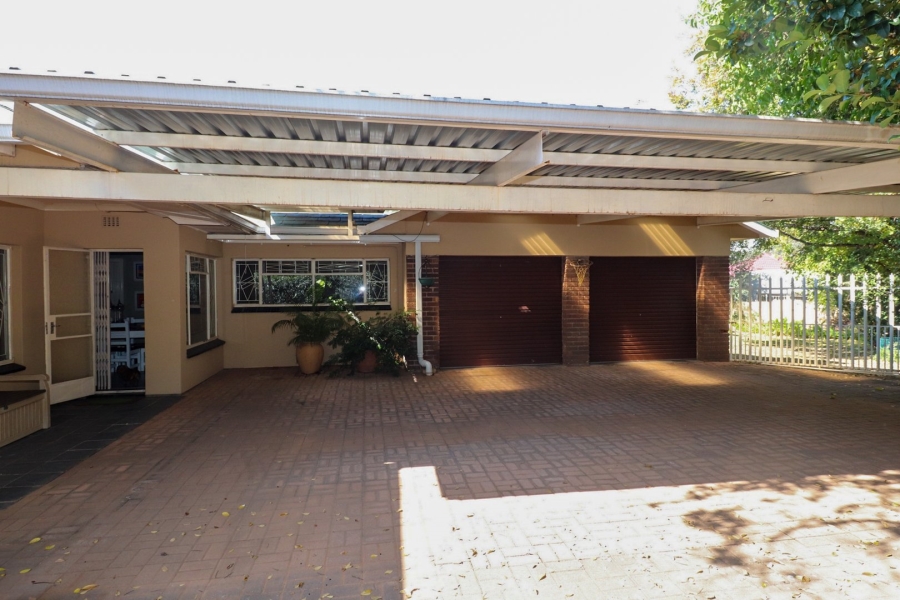 4 Bedroom Property for Sale in Flamwood North West